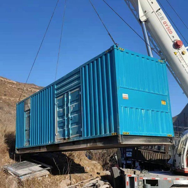 绥棱发电机的发电效率受多种因素影响，主要包括以下几个方面：