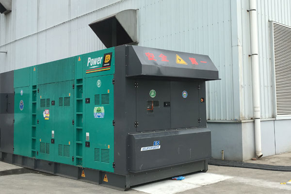 绥棱燃油滤清器的更换流程是怎样的？