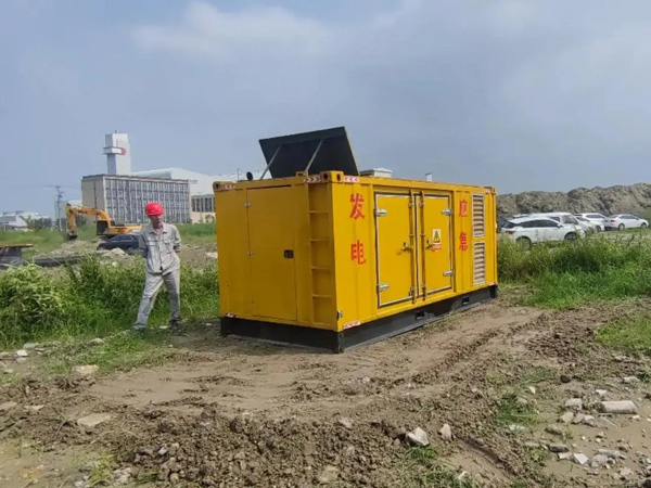 绥棱200KW柴油发电机机组每小时的油耗量受哪些因素影响？